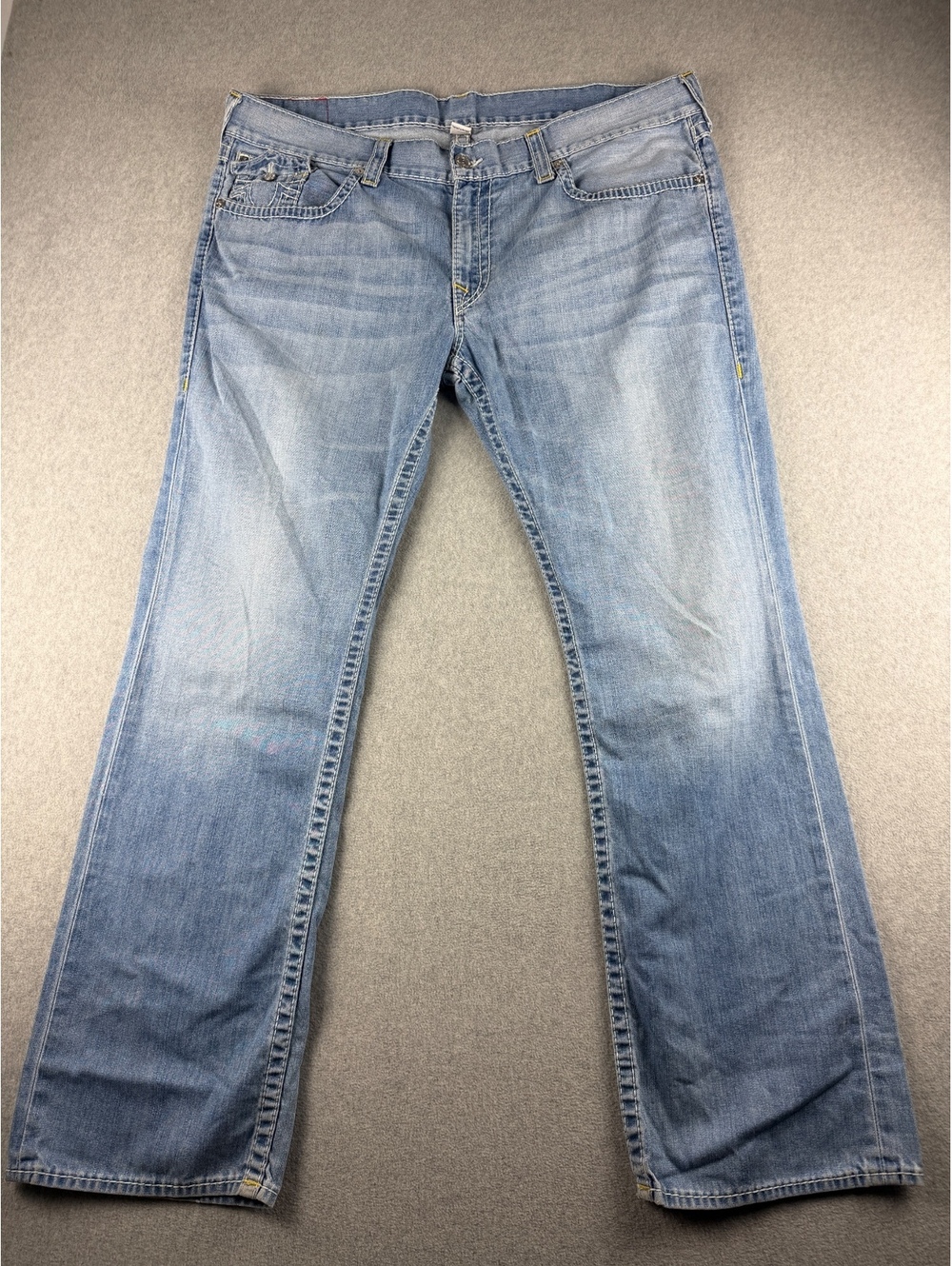 True Religion Men's Ricky Straight Leg Jeans Big T flap 42 Light wash